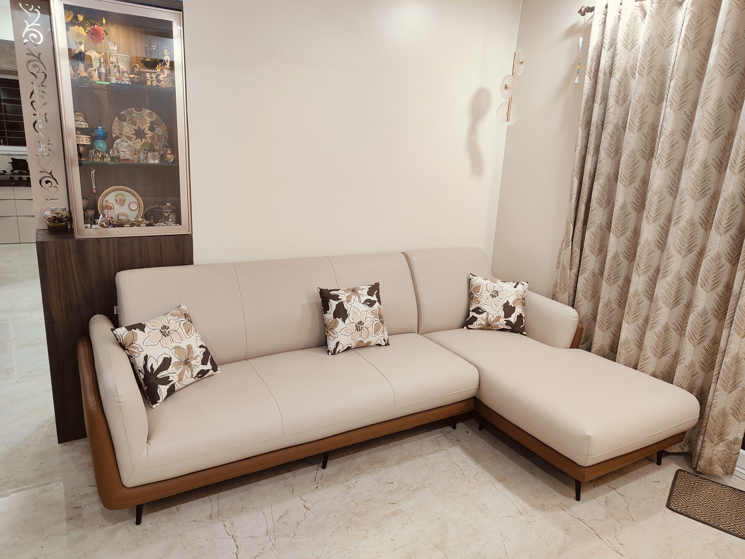 Contemporary L-shape sofa in dual-tone fabric